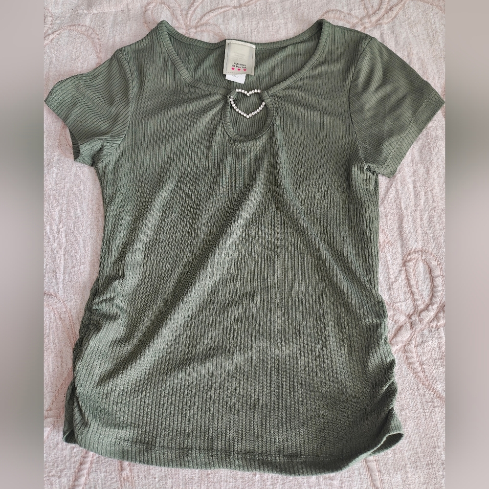 Teen Olive Green Ribbed Short-Sleeve Top with Front Keyhole